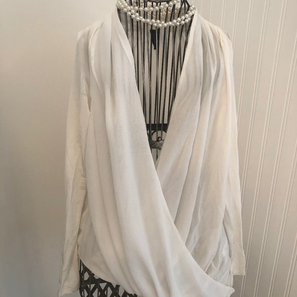 Marciano Feminine Classic Draped Oversized Coastal Top - Picture 1 of 6